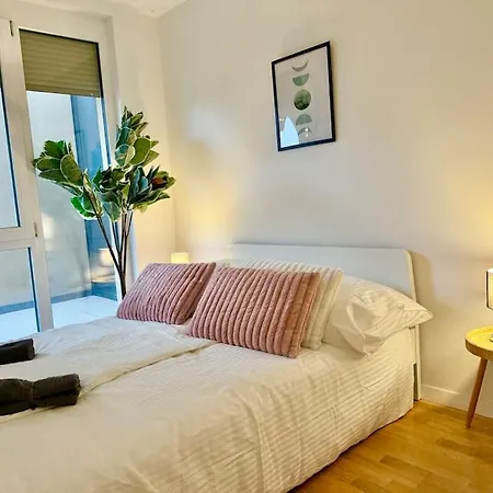 Apartment Moderne Mit Terrasse Naehe Scs