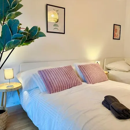 Moderne Mit Terrasse Naehe Scs Apartamento